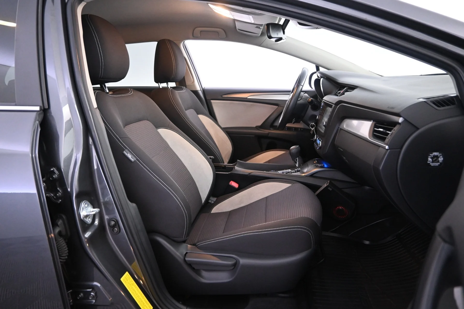 Car Image - 17JQ1q8a6nWvqUIrDzePP9