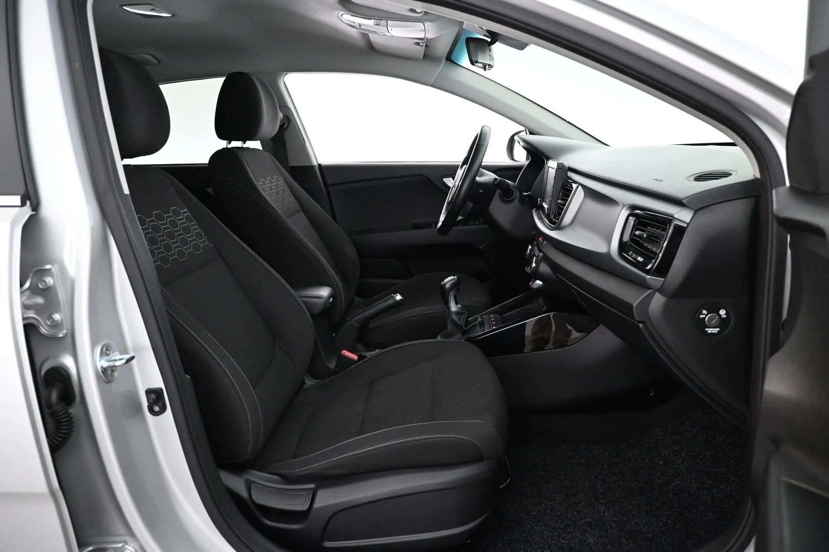 Car Image - 1bu1AvvQYn1nCqyM9FqKtN