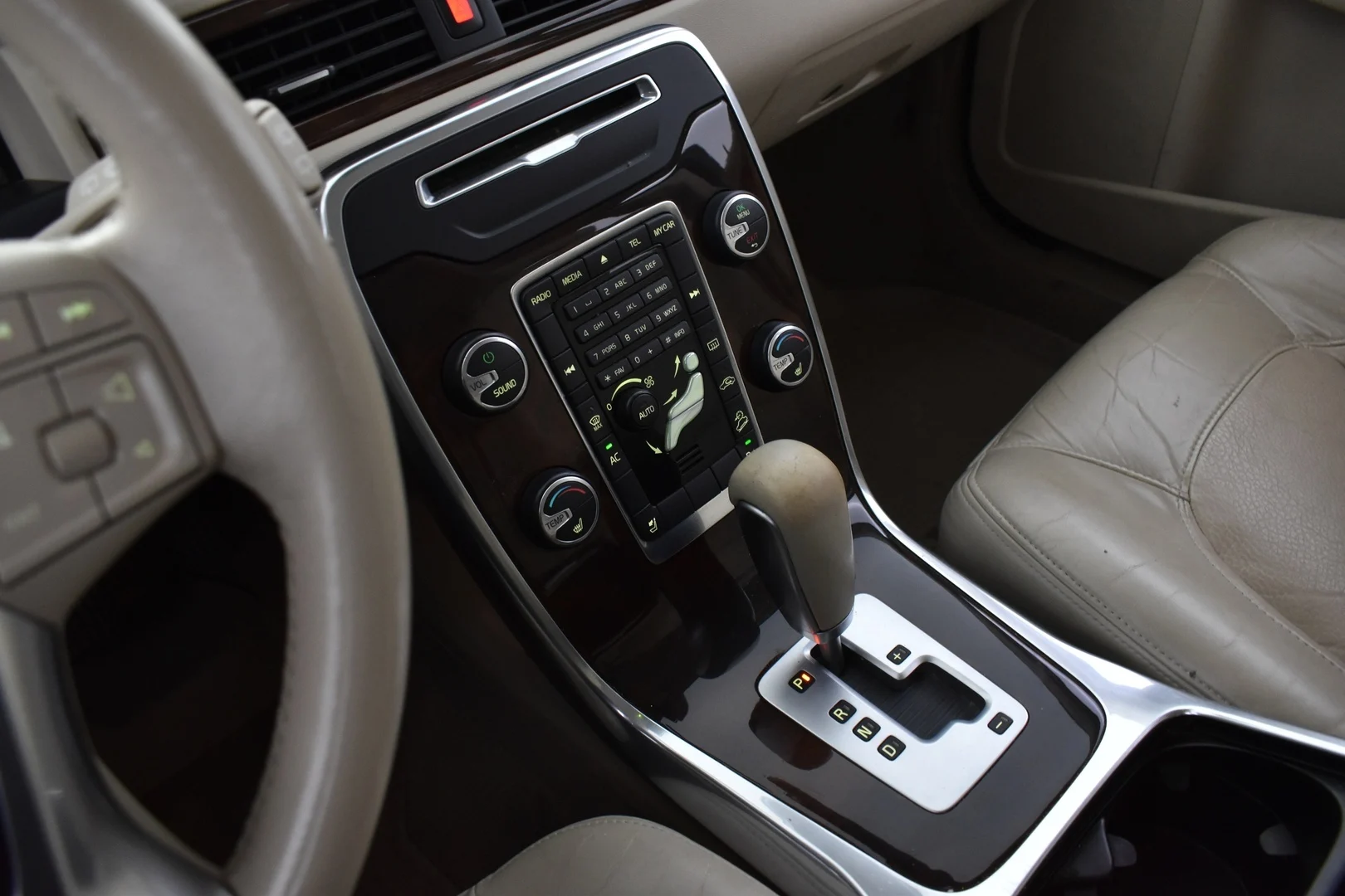 Car Image - 5pNZ59NB3hDmjcU8oR4G0p