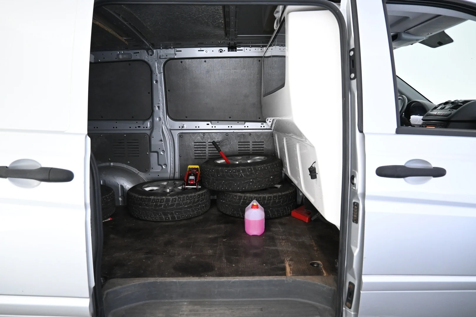Car Image - 166a2ayWlJuLXJErwGQ7l4