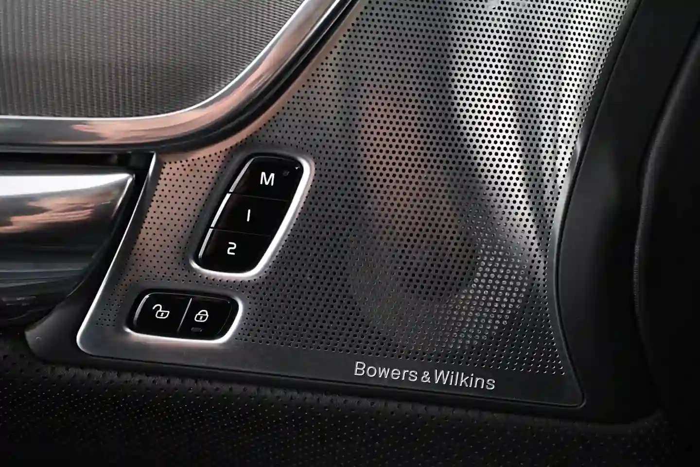 Car Image - 54M2C8wY421xo3AMTTFRs8