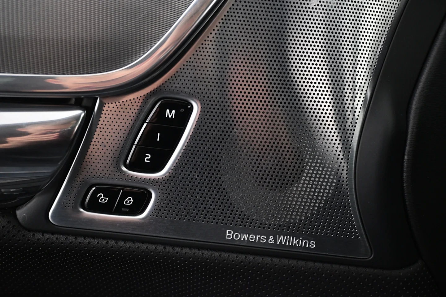 Car Image - 54M2C8wY421xo3AMTTFRs8