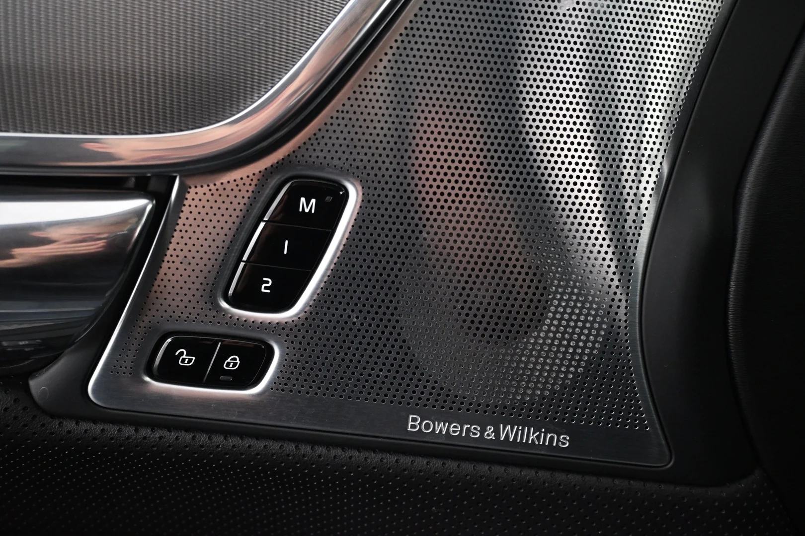 Car Image - 54M2C8wY421xo3AMTTFRs8