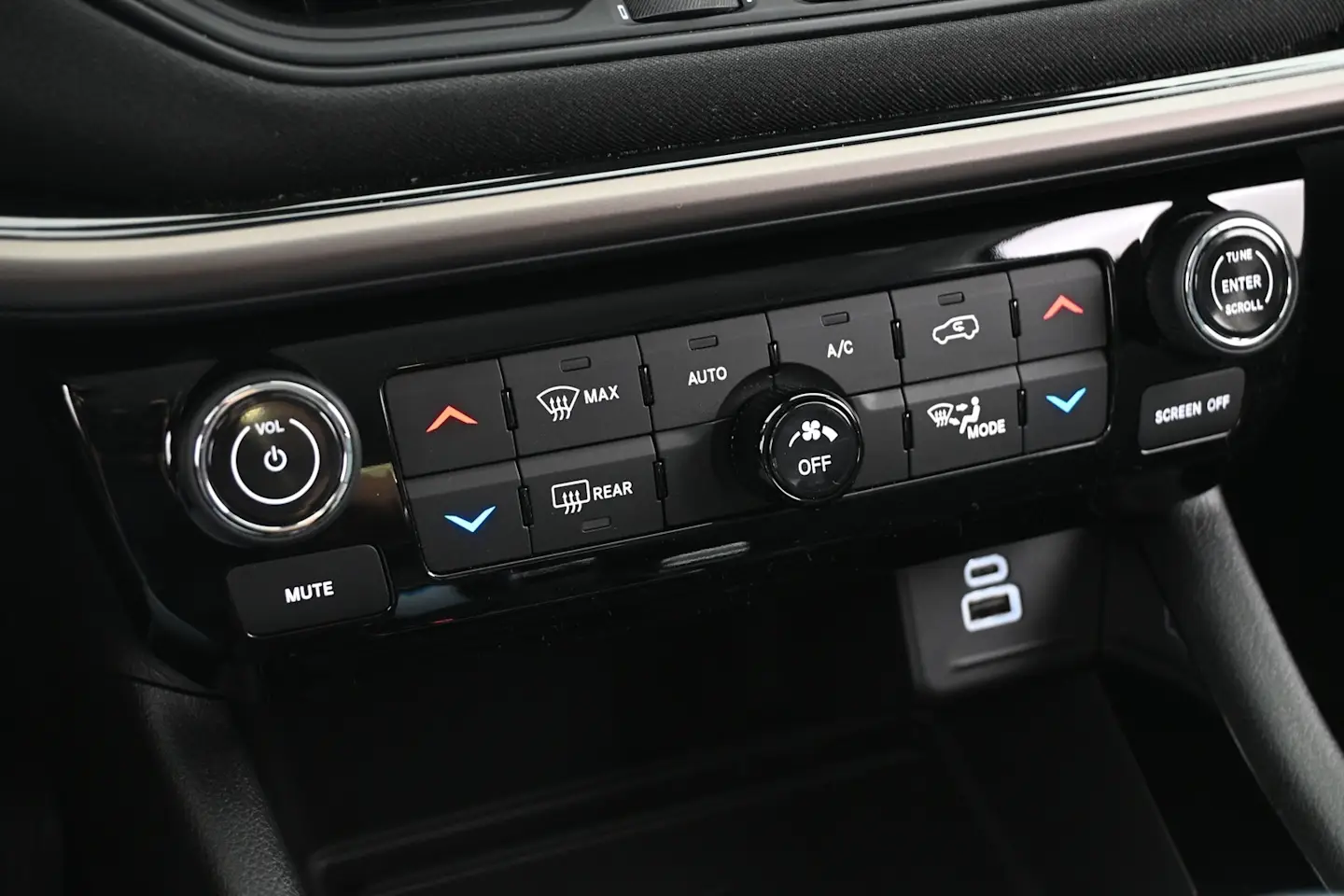 Car Image - 3YlR729QiADVFzF2FaNvbC