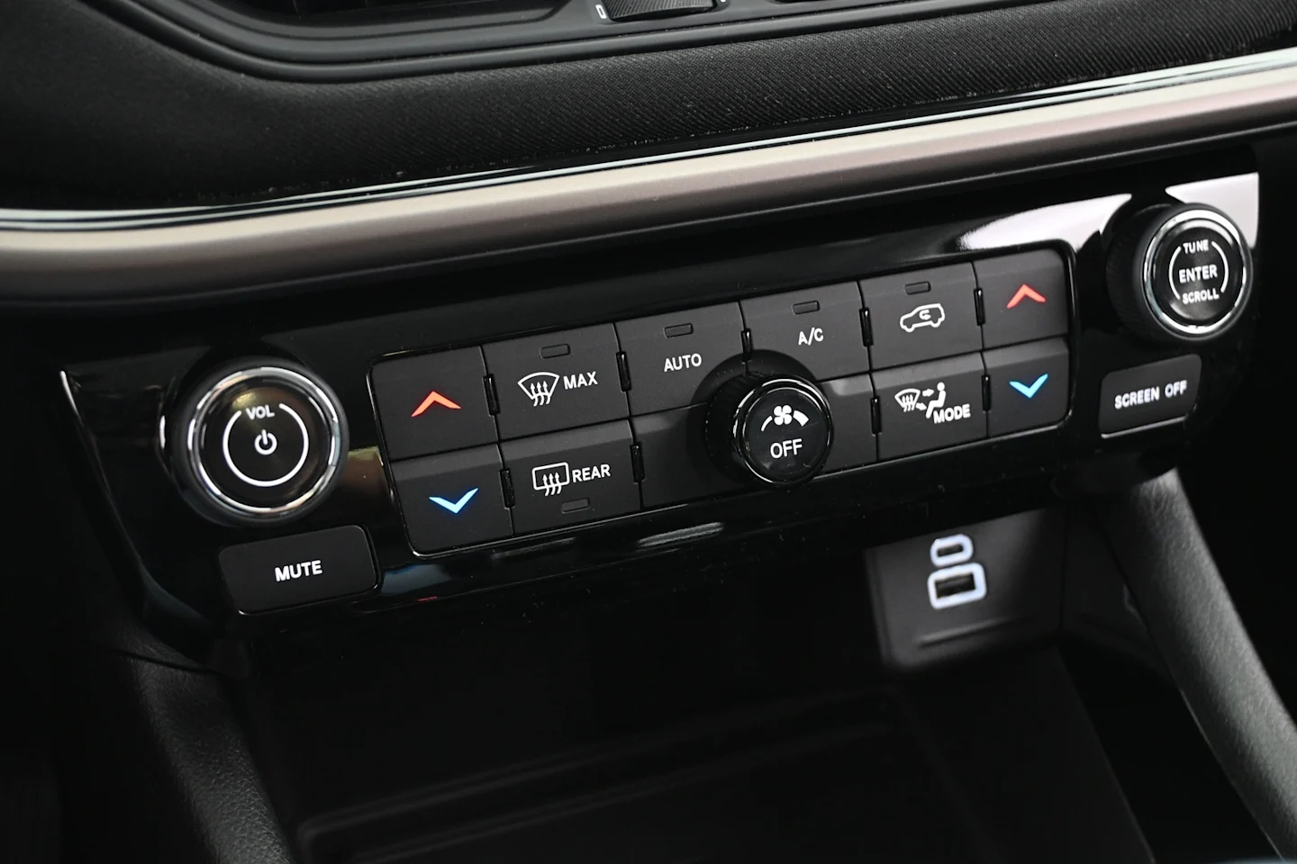 Car Image - 3YlR729QiADVFzF2FaNvbC