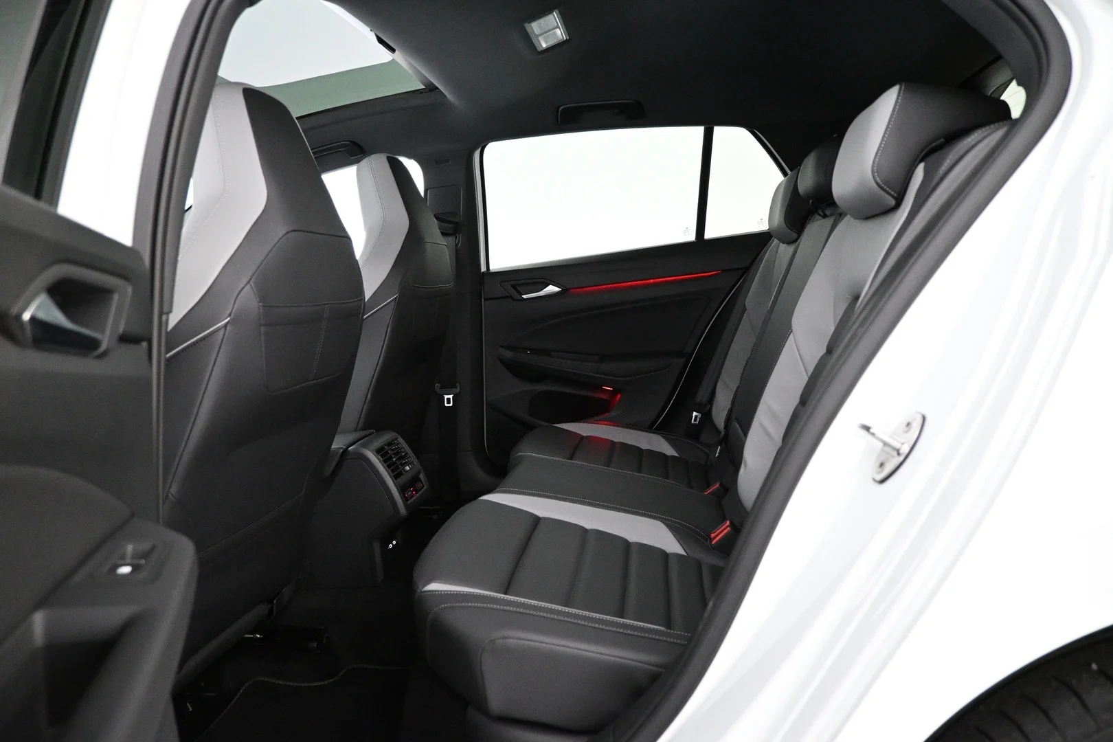 Car Image - 1AhSvFvSznX7oFvht56jMD