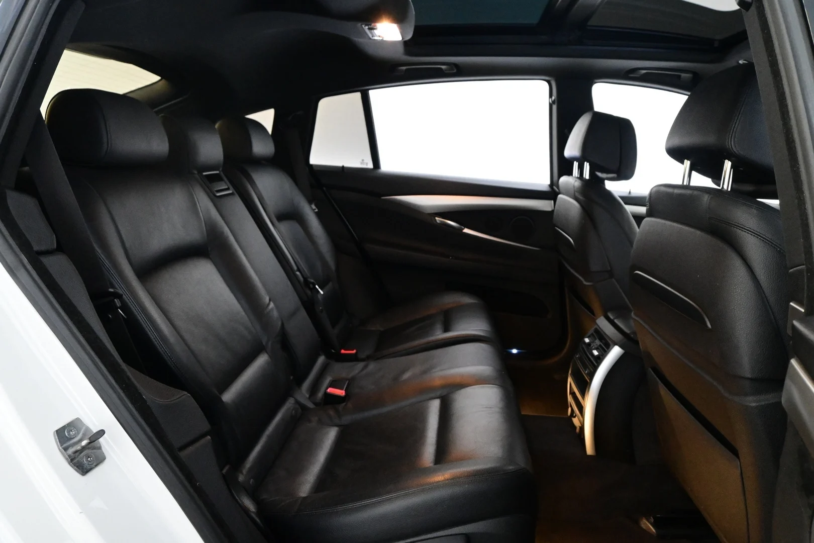 Car Image - 6tHZwbLvGaCZQpGz9uo9dD