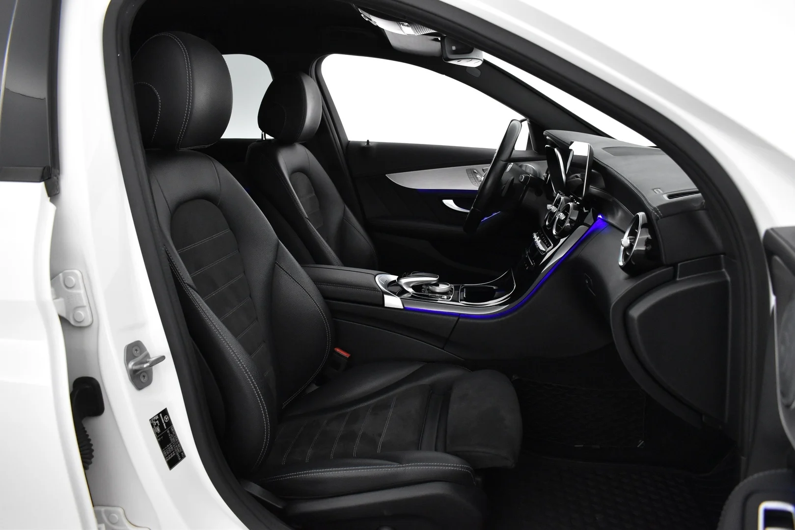 Car Image - 2iM5u9MYFdoWwRMPku8lrl