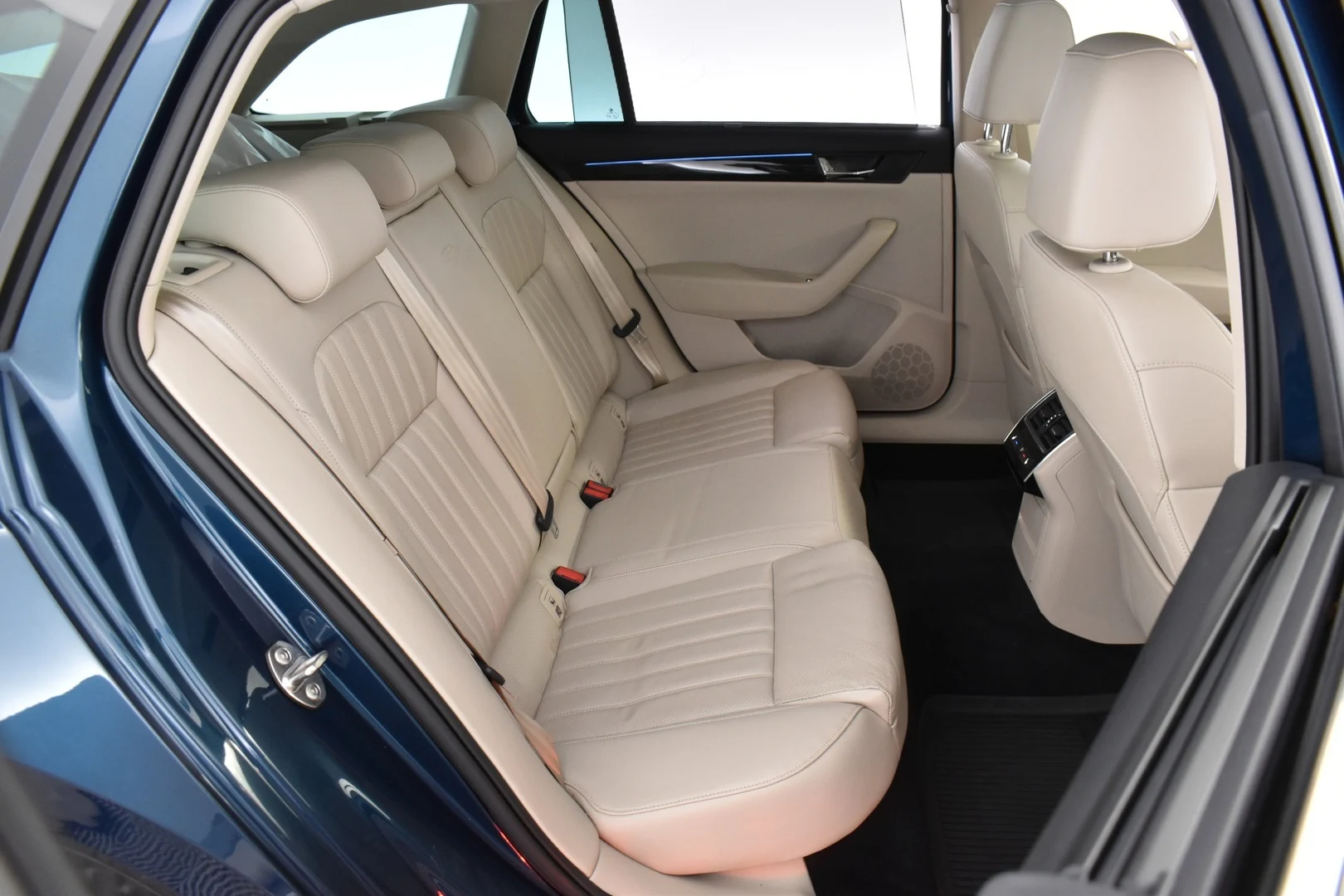 Car Image - 5BBgvfQVmQTs1NqQO1nRbj