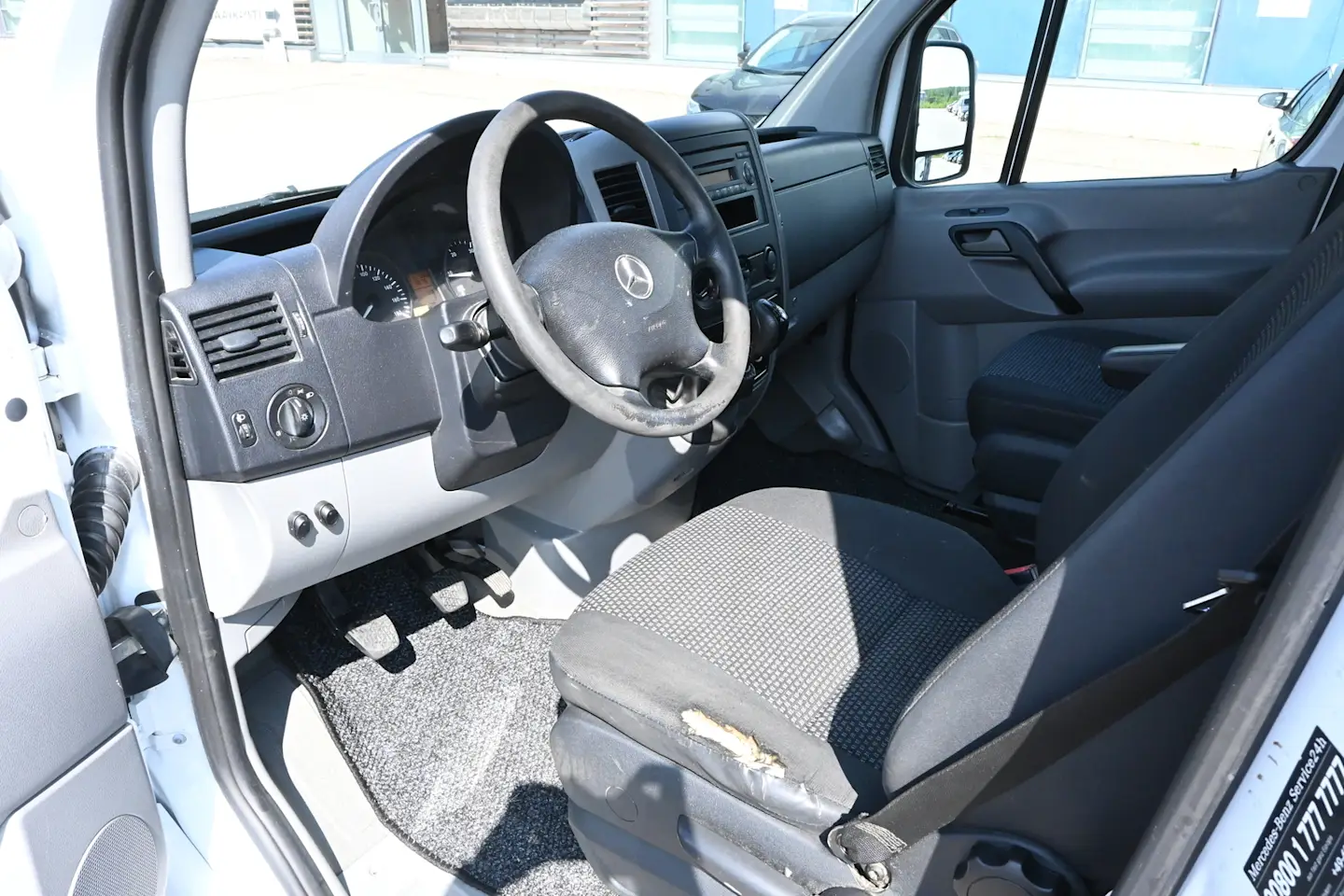 Car Image - 4E1i02jUaH74m7UaDlL5Dc