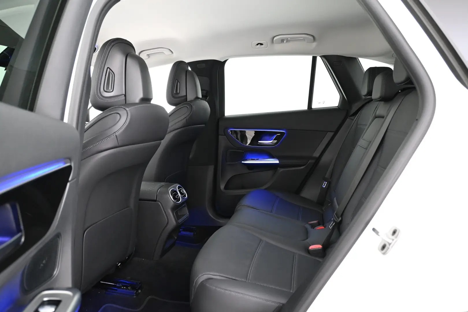 Car Image - 2uu31yfomFCju8B97pzJ8a