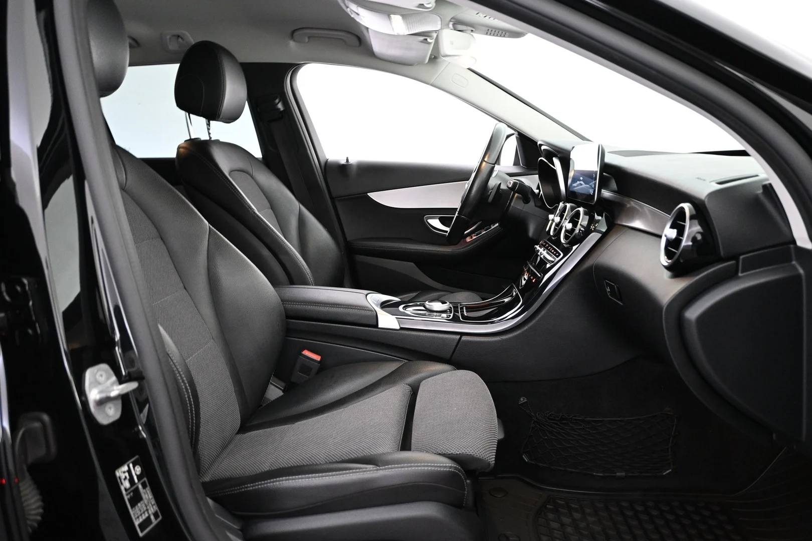 Car Image - 3gUIPtBjSSizwZx139HtQ6