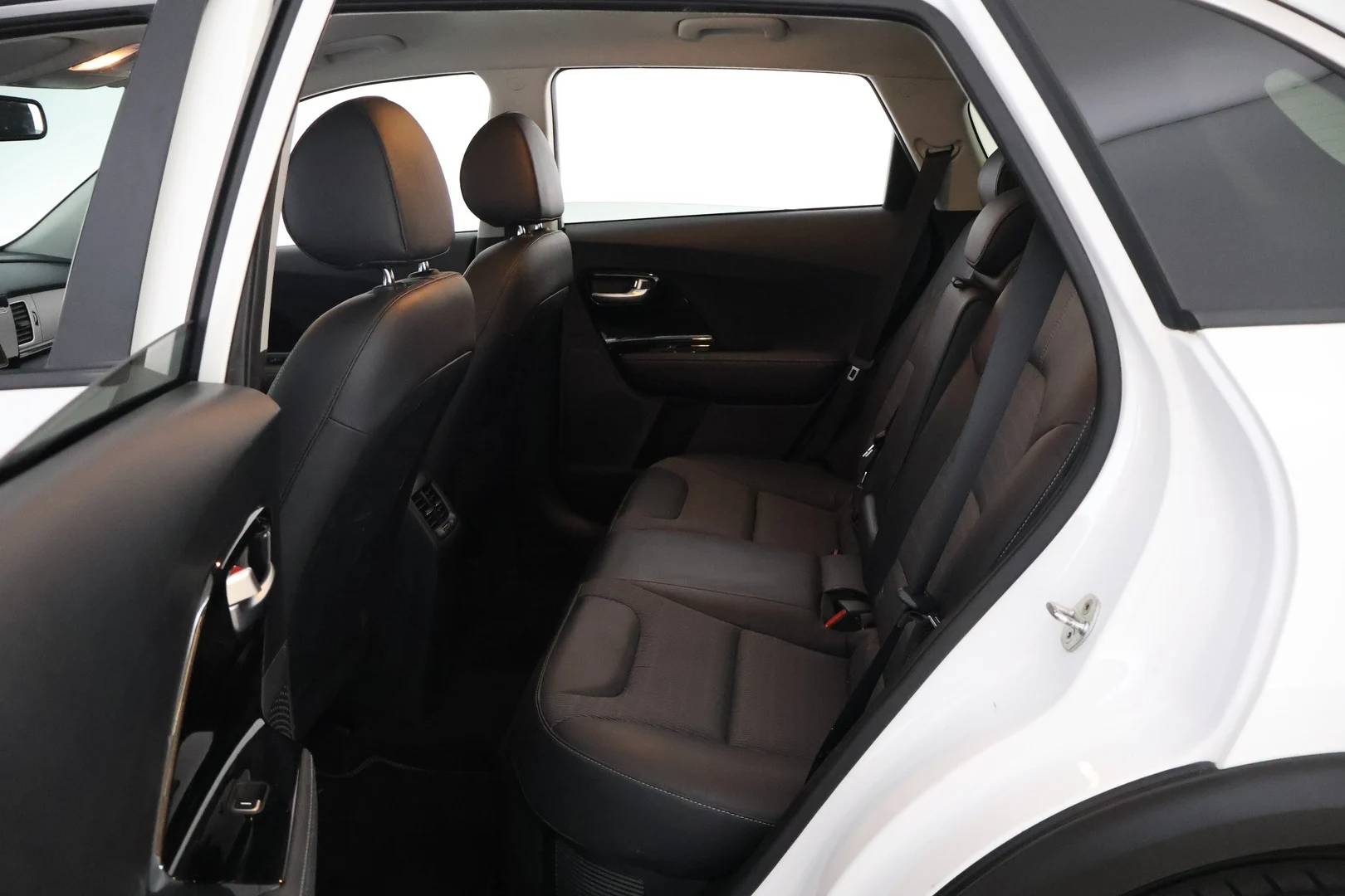 Car Image - 6j9RTFJLX1DNsgNUEtrq4K