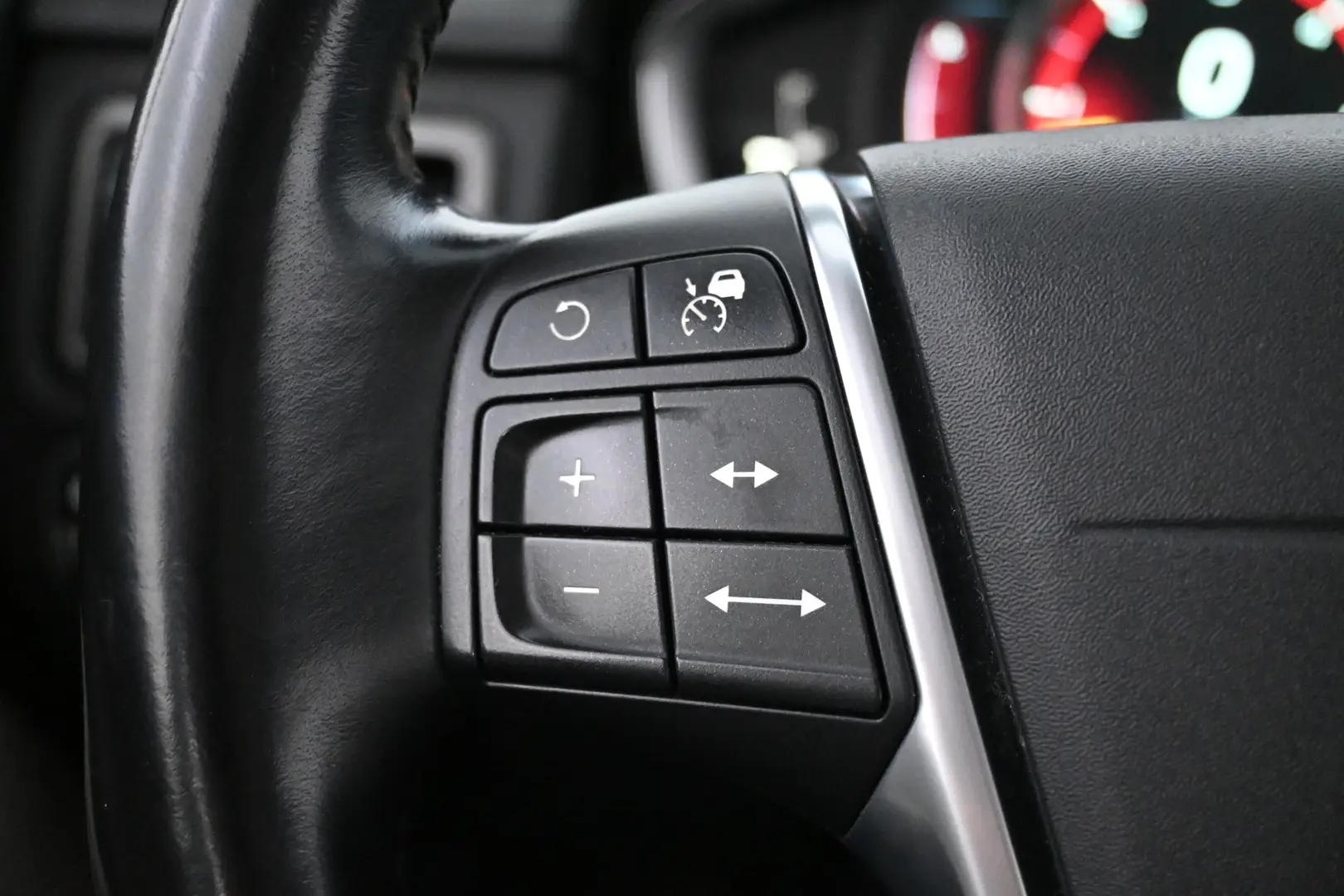 Car Image - 3mNiNTfP2GxawDgCaOcXdj