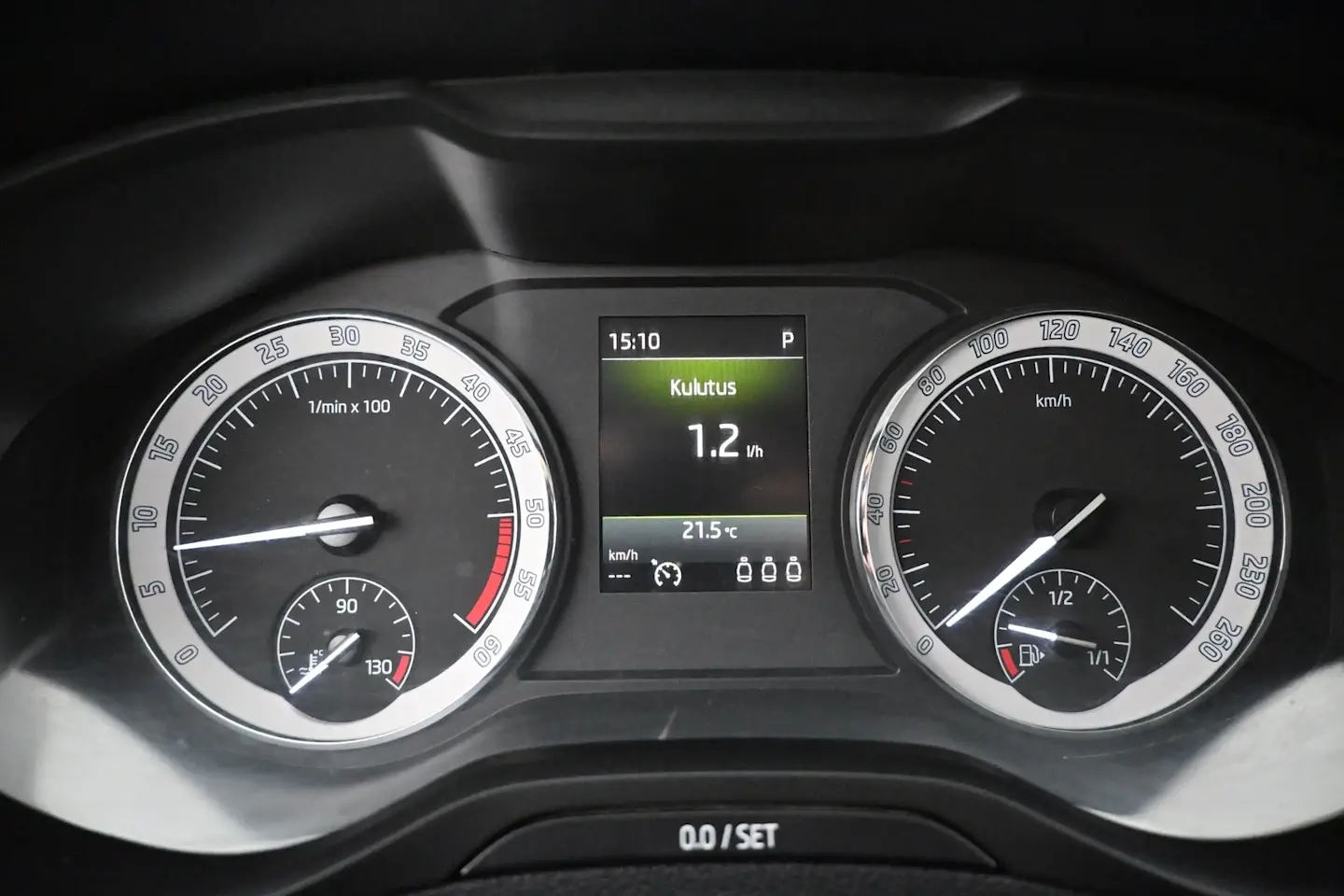 Car Image - 6Wo2fU2hyyGEo6cWGqBxQE