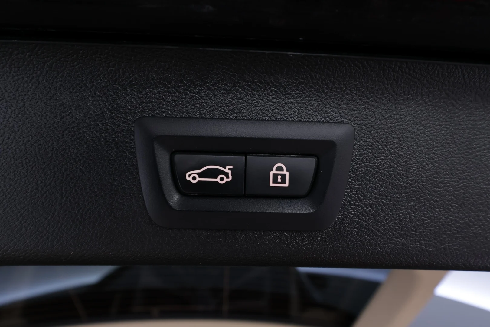 Car Image - 4mV1wydIL294n830EZvfUu