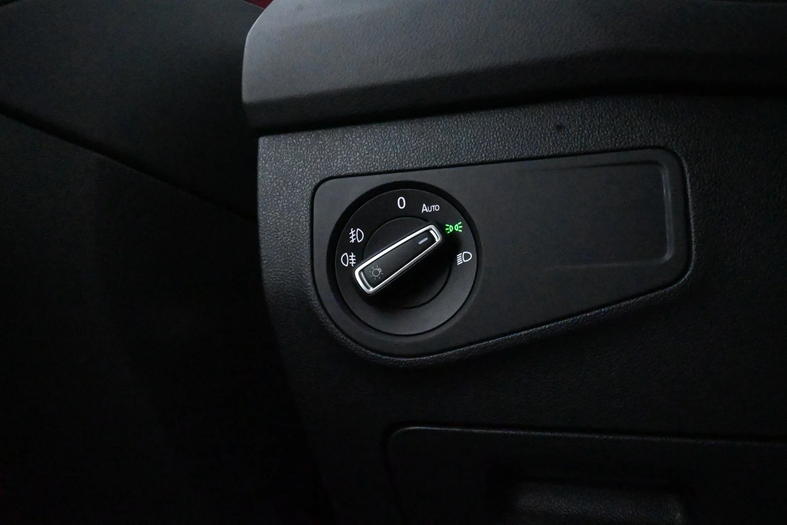 Car Image - 7roiZI2crZLgX8wKaUnJHG