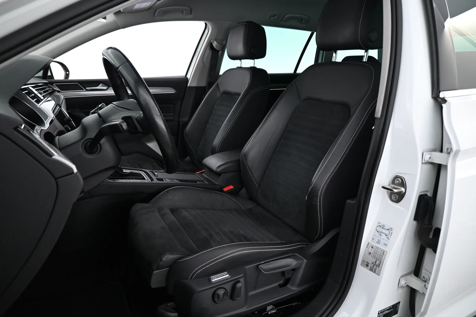 Car Image - 2rx2L9sMxHwP2SSYXS4Qfz