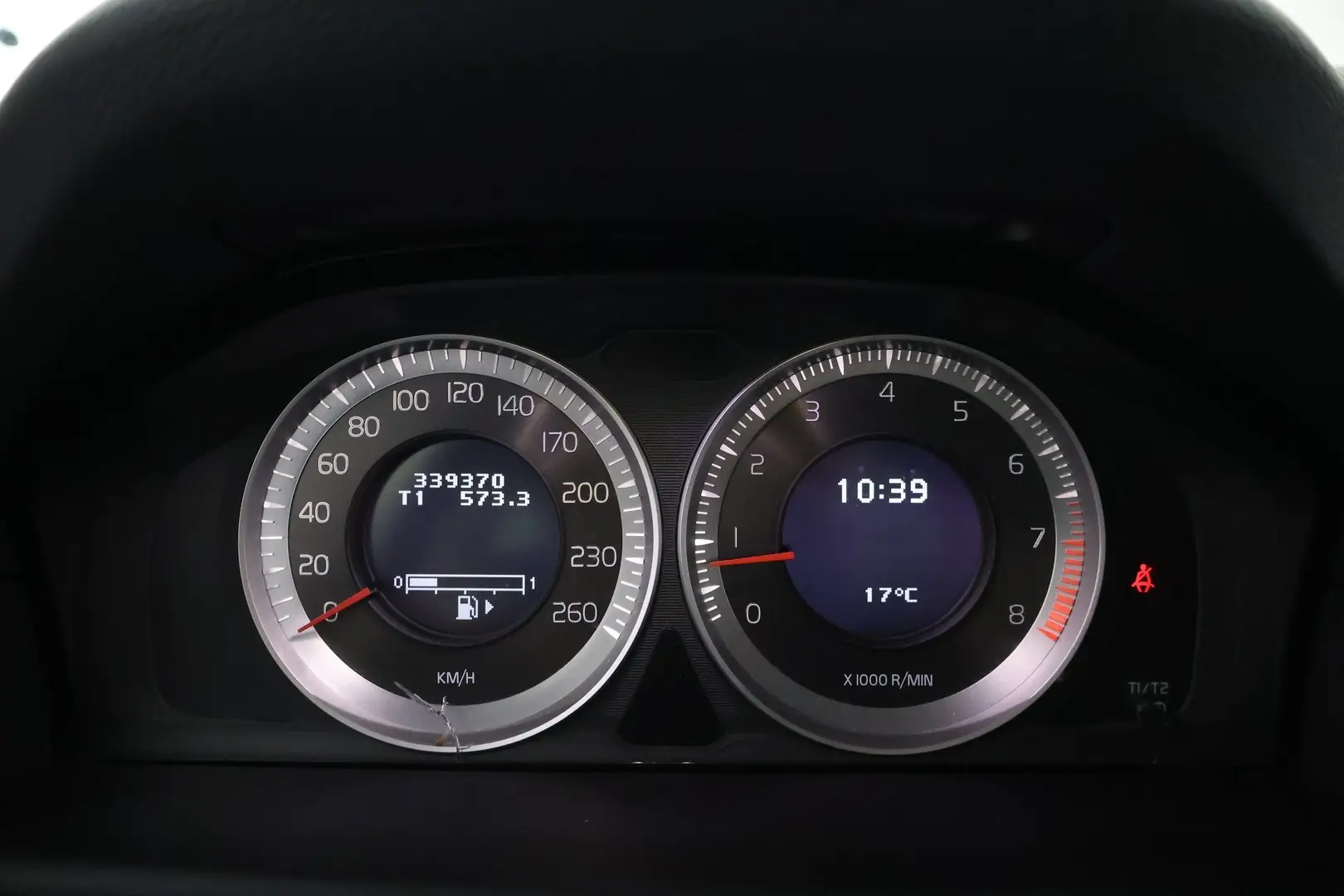 Car Image - 3PwO9ughuMdR1iicjuxD4q