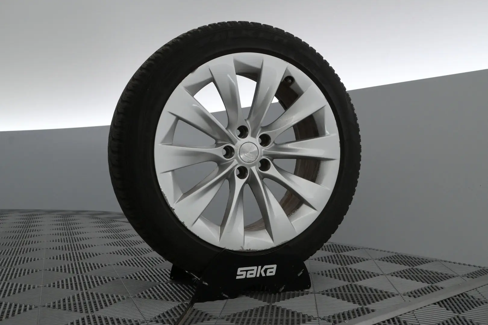 Car Image - 6TIvfjxKXhl4bBmRA1BGCh