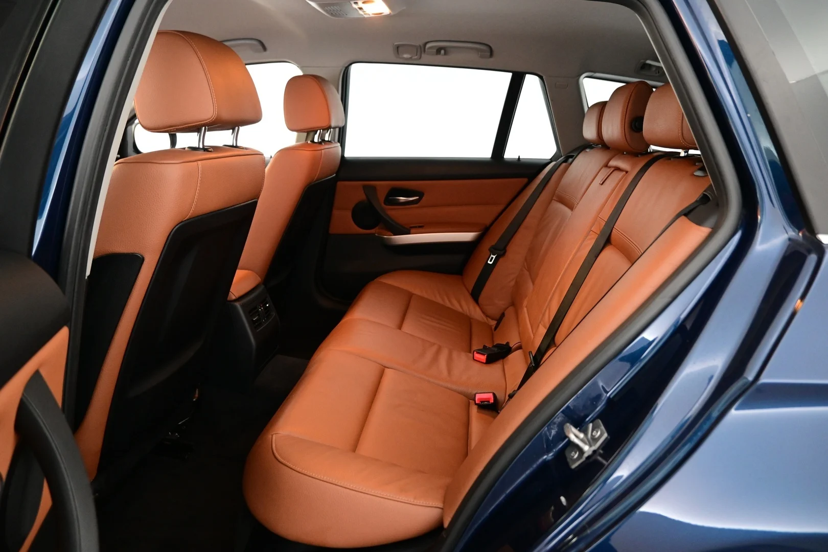 Car Image - 5kHdkYlLJEPimSB8qEM6ZK