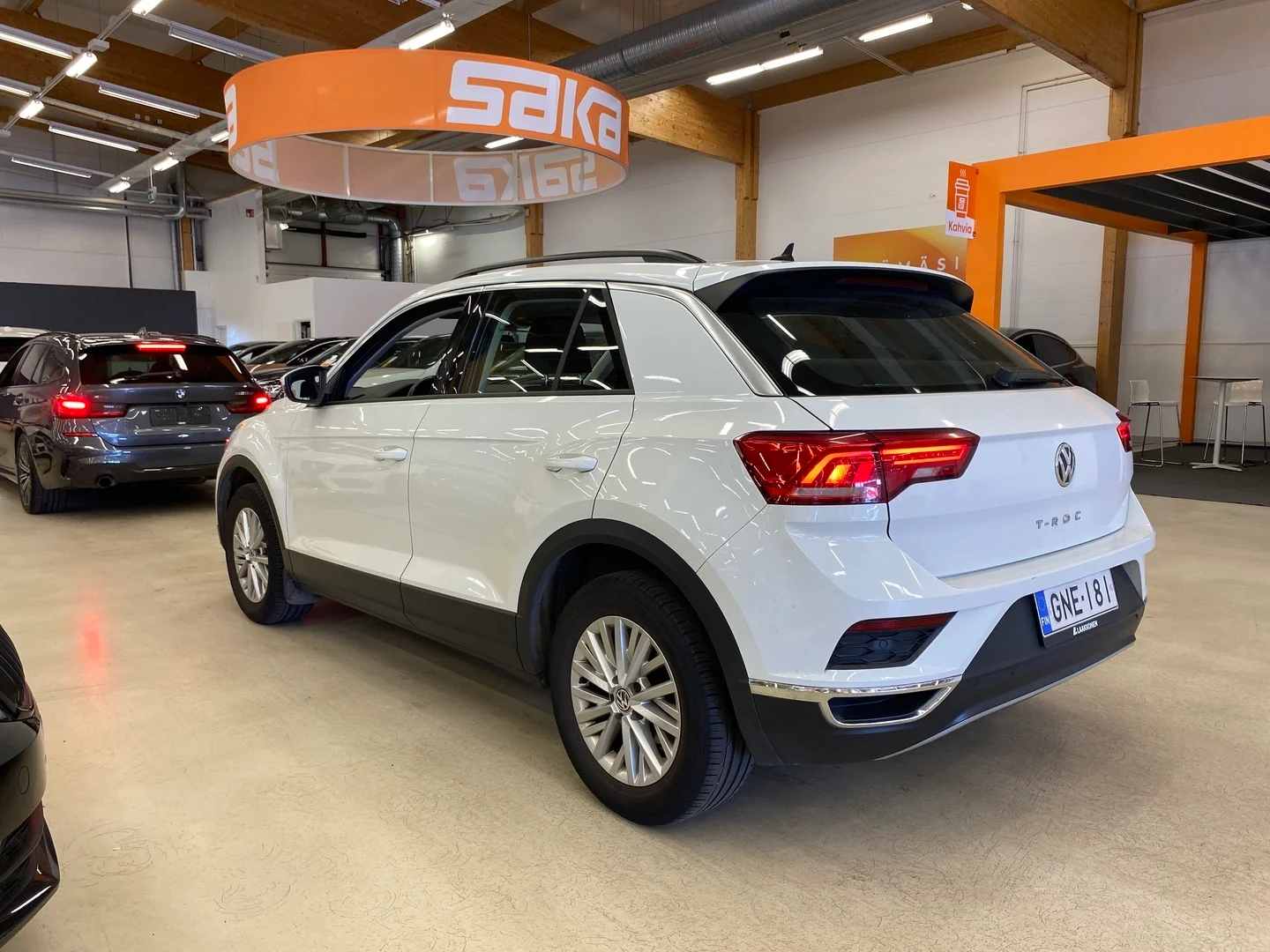 Car Image - 3wLHXfbV7f6yqM40FGIdBw