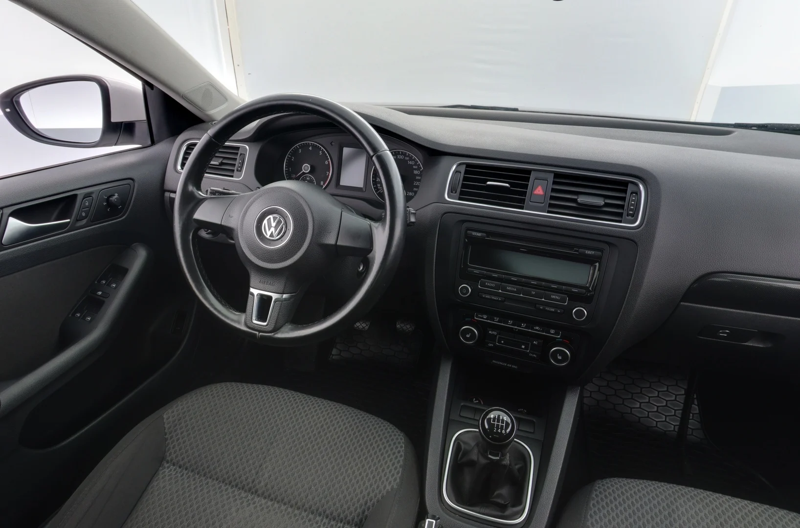 Car Image - 2yN10lbbtBj475sCoGnaEP
