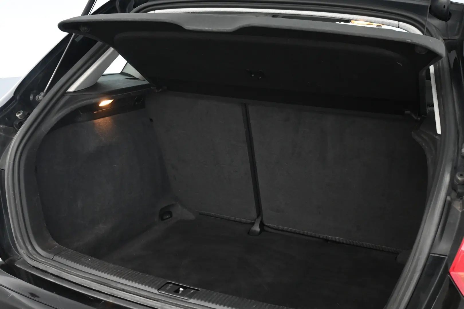 Car Image - 1eOZrcYK7CltalaYi1TF6K