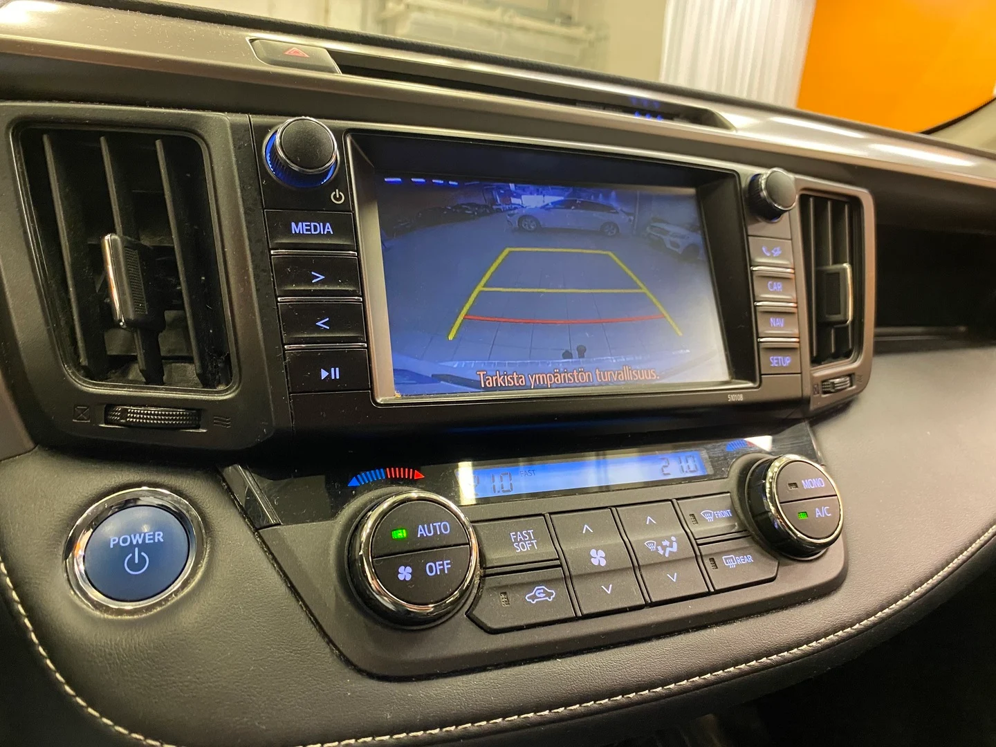 Car Image - 2hlVrqrNMr1F7izr38PekU