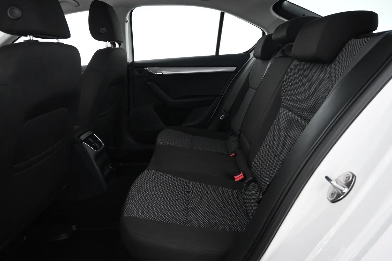 Car Image - 3Fx8TSywdG1GgV5XuIokcH