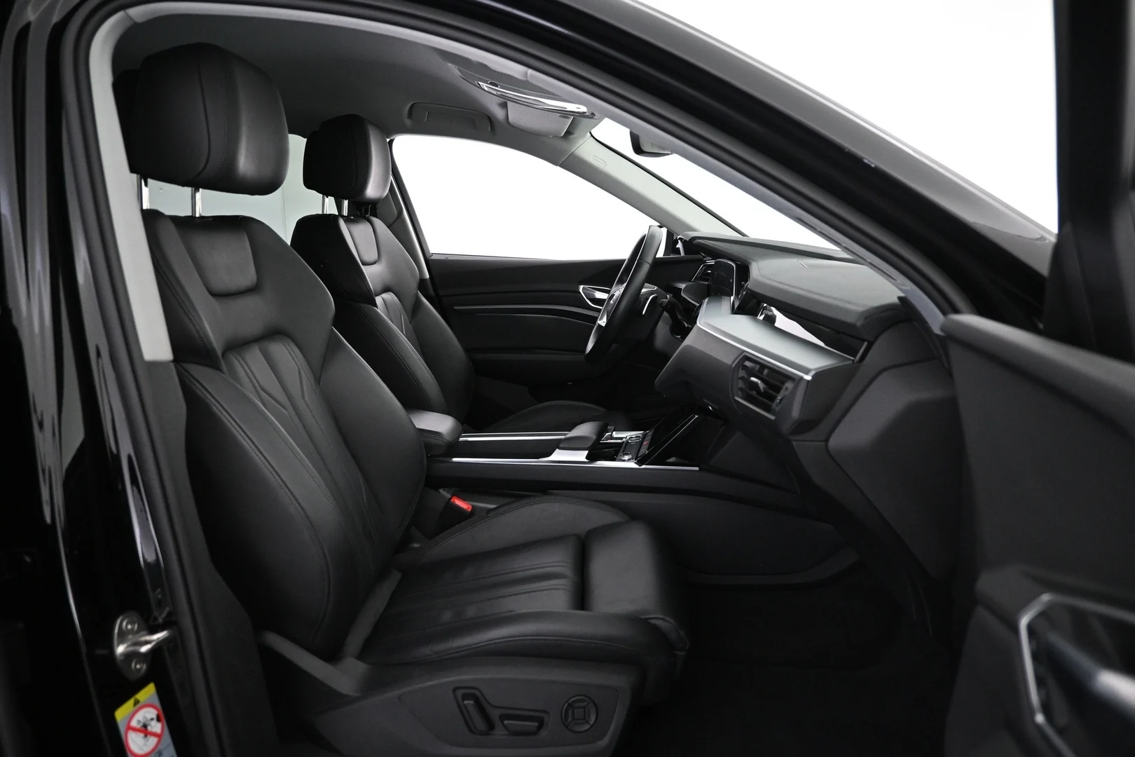 Car Image - 2AomFeohaHkqYPWcSwpOdB