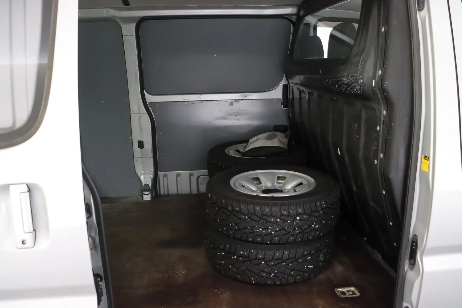 Car Image - 2zyiW8JMXP2tWW91u6NMuF