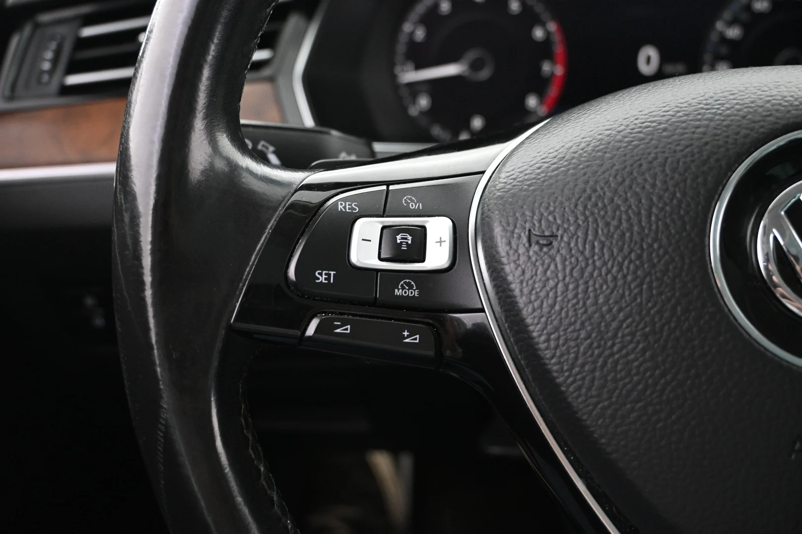 Car Image - 5NxMVwVyYpSEo1rQFb7P6b