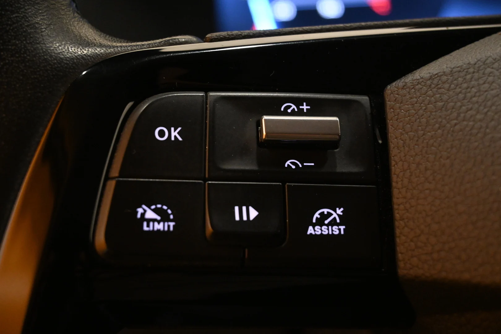 Car Image - 6I4daBv1ClqxrwyozwnNxZ