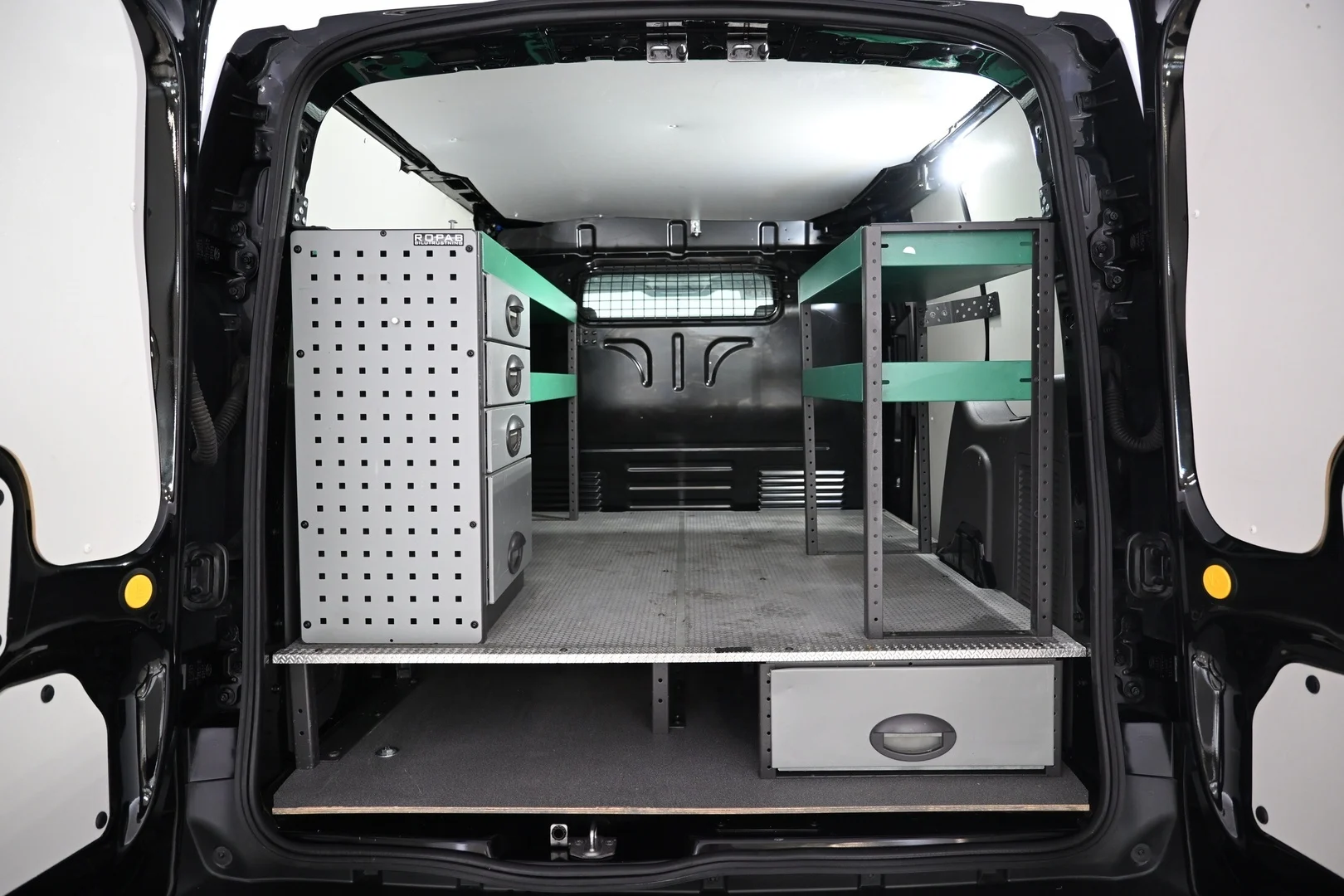 Car Image - UTRsnntOquSmOyDcFbVn8