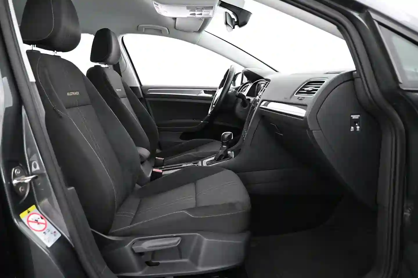 Car Image - 2S6X8MfyvurvvN472OWNHt