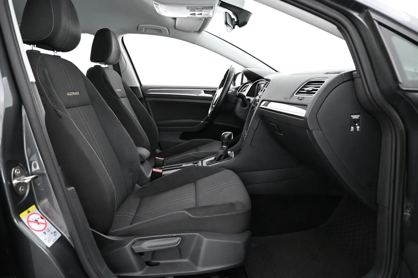 Car Image - 2S6X8MfyvurvvN472OWNHt