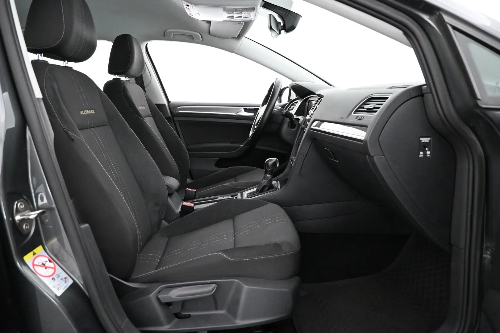Car Image - 2S6X8MfyvurvvN472OWNHt