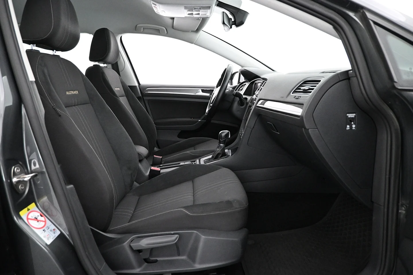 Car Image - 2S6X8MfyvurvvN472OWNHt
