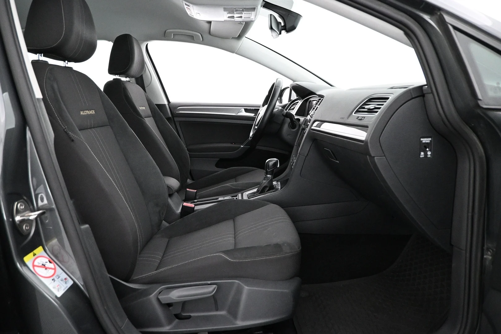 Car Image - 2S6X8MfyvurvvN472OWNHt