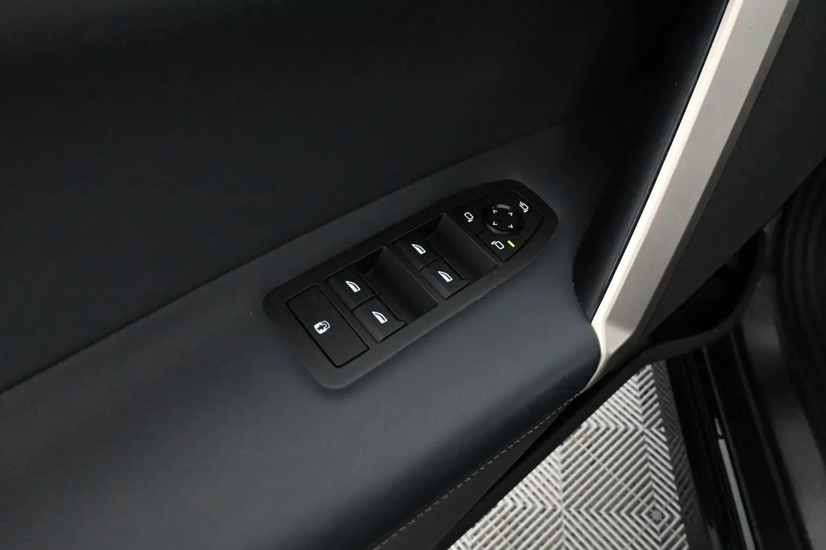 Car Image - 4K6Hz0TvUQsxtr35OYwuH7
