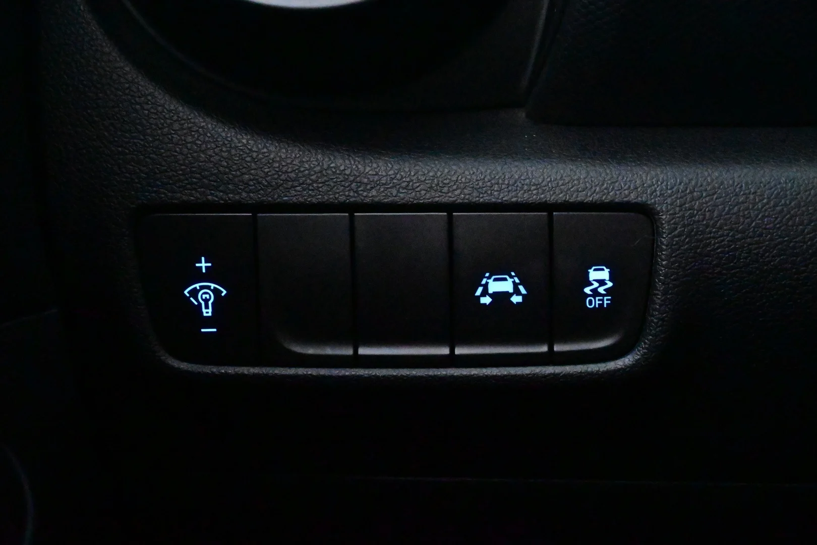 Car Image - 718vc4QVrPQCN7wzQJEz9y