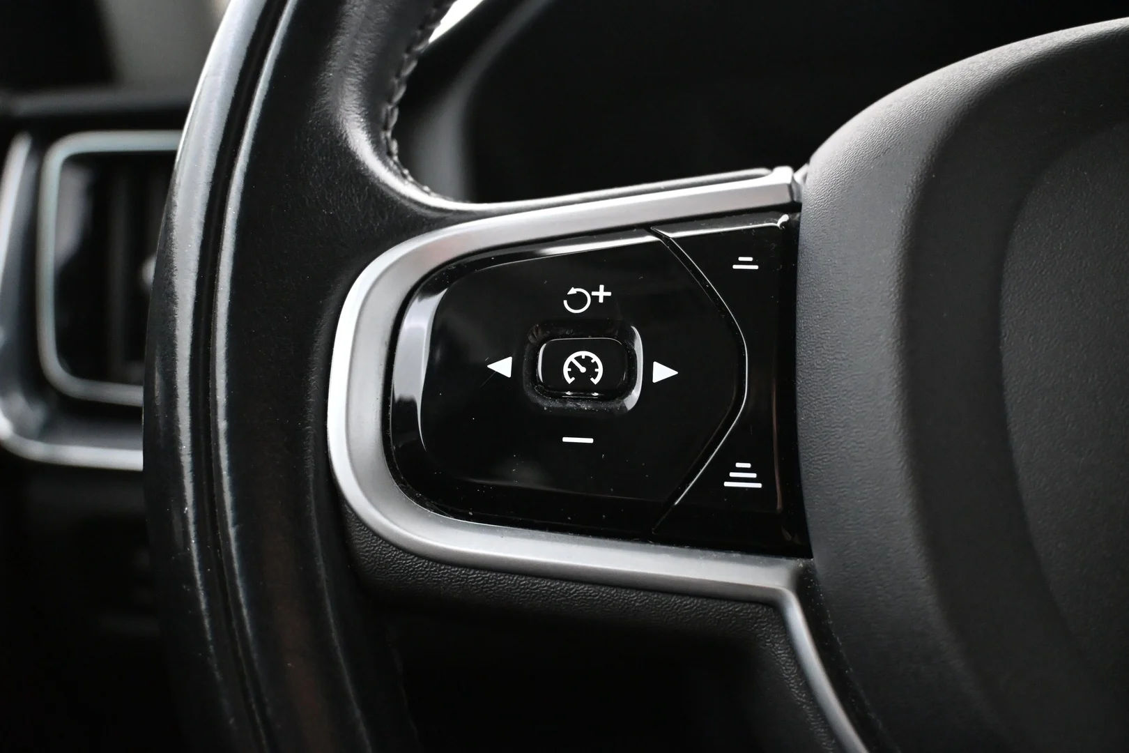 Car Image - 3Z2j8Vys54YQtg7iP6NgxU