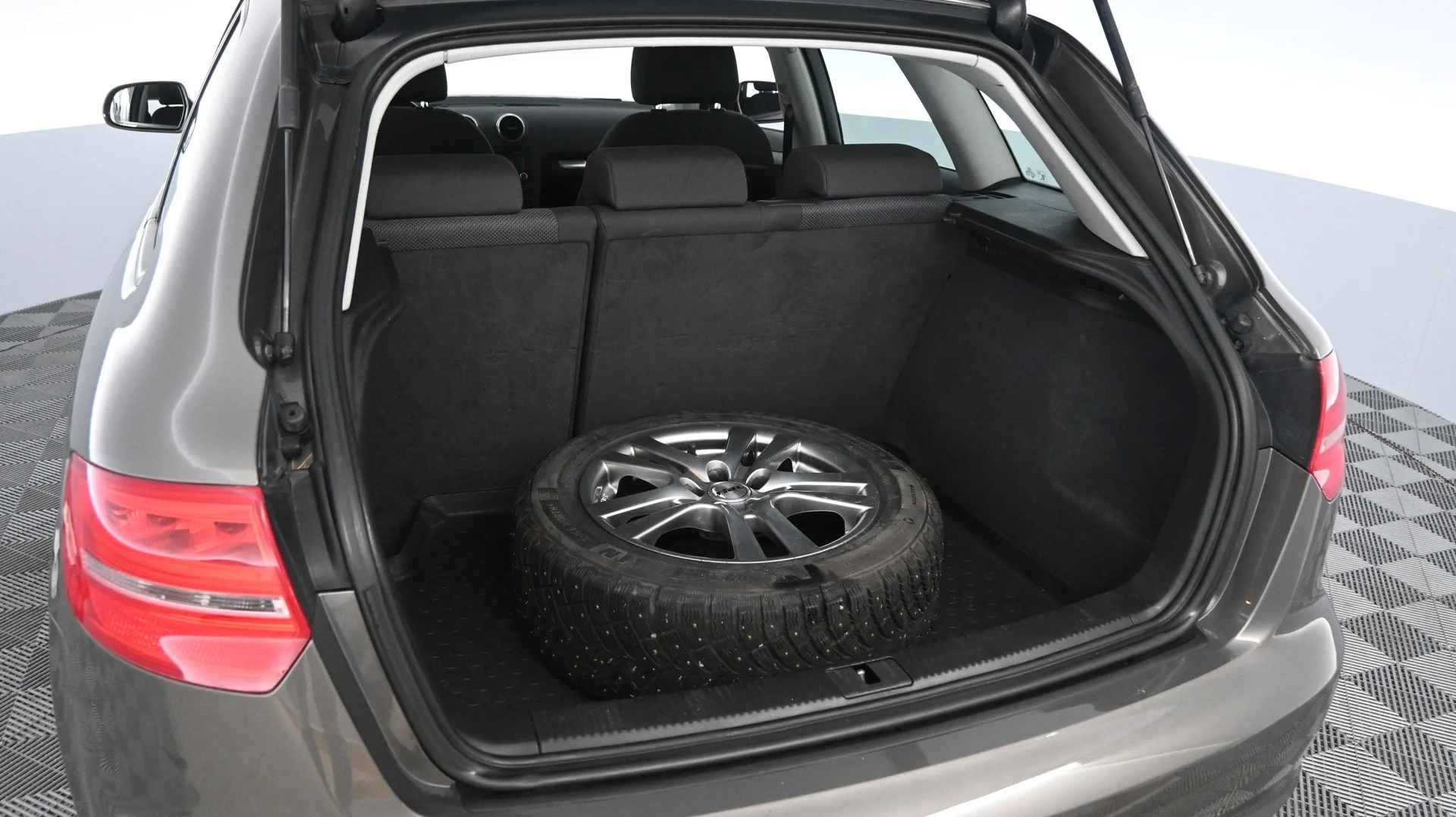 Car Image - 3H999jkbkPVGZu4ldGZN62
