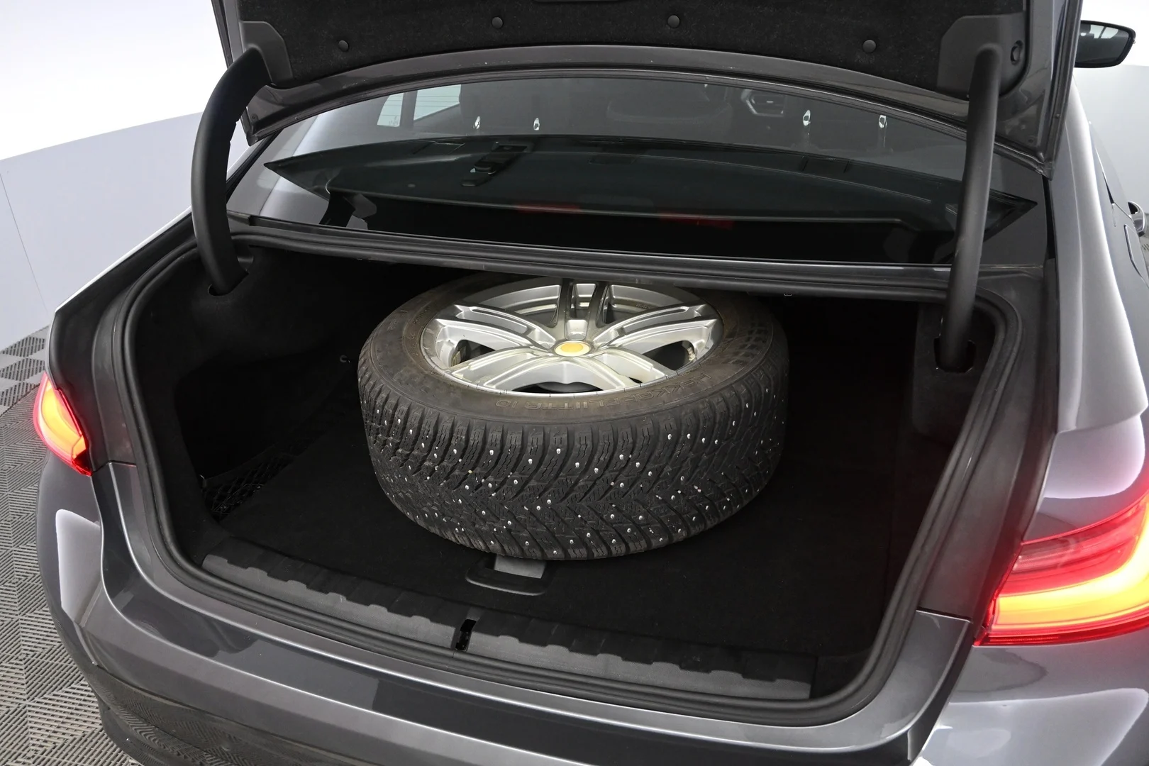 Car Image - 6uHjXw4PGQ9xa0PEtfsp8f