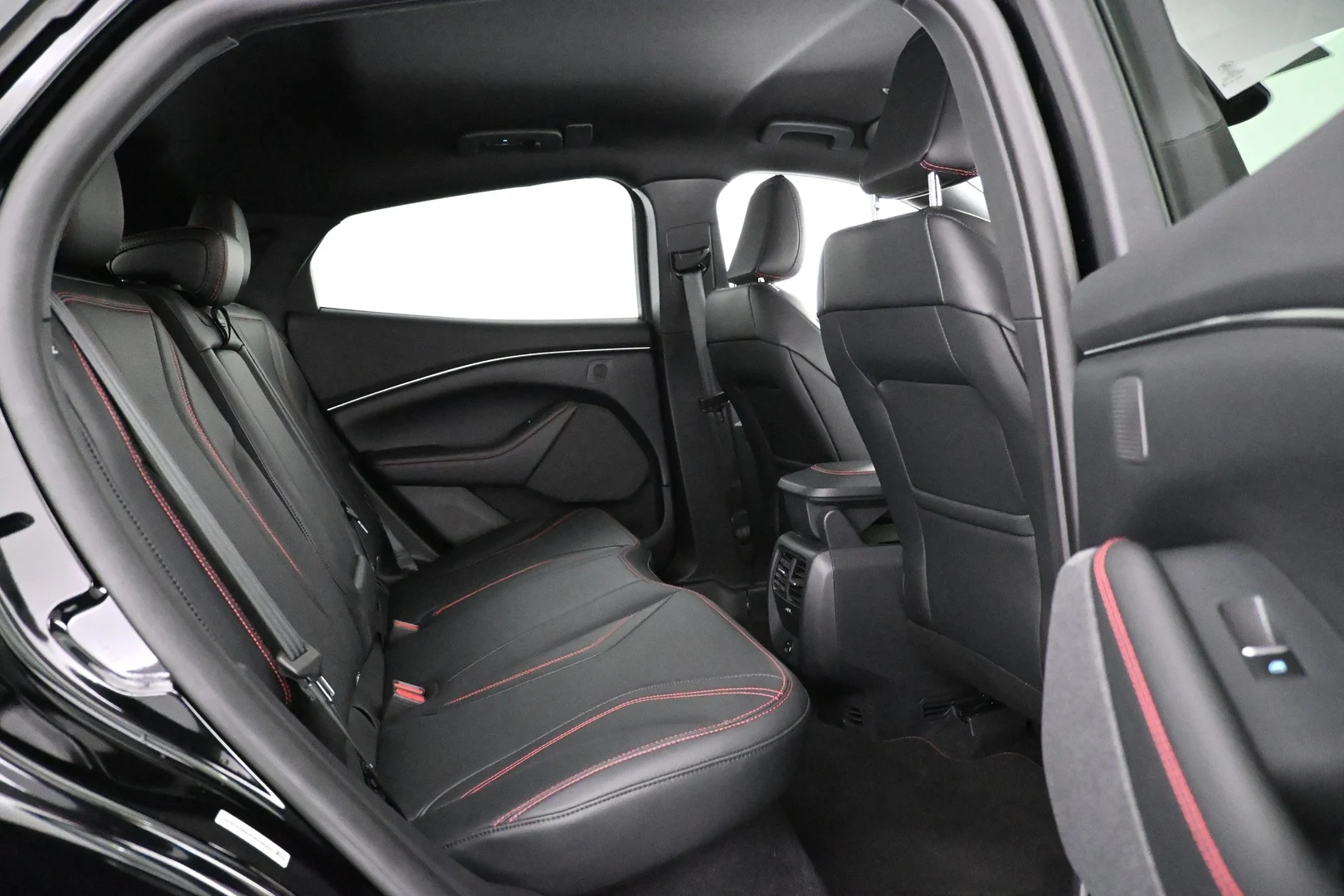 Car Image - 1NraV1Q9J7hf1UouATpsP6