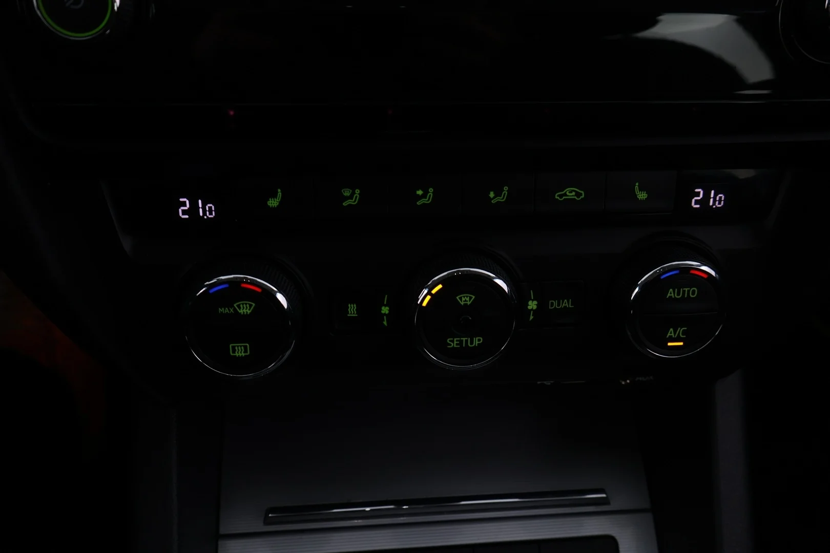 Car Image - 1KuFQjbEEaepXoIhdK35Oo