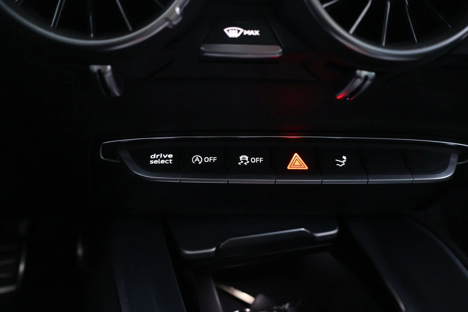 Car Image - 4zQcnaOtAqHMuc9yDZLnuM