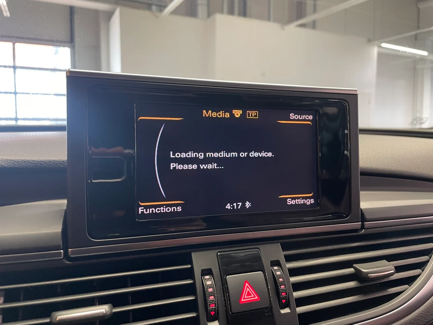 Car Image - 6JI6Ua9BB20aoM6xz8ZYy3