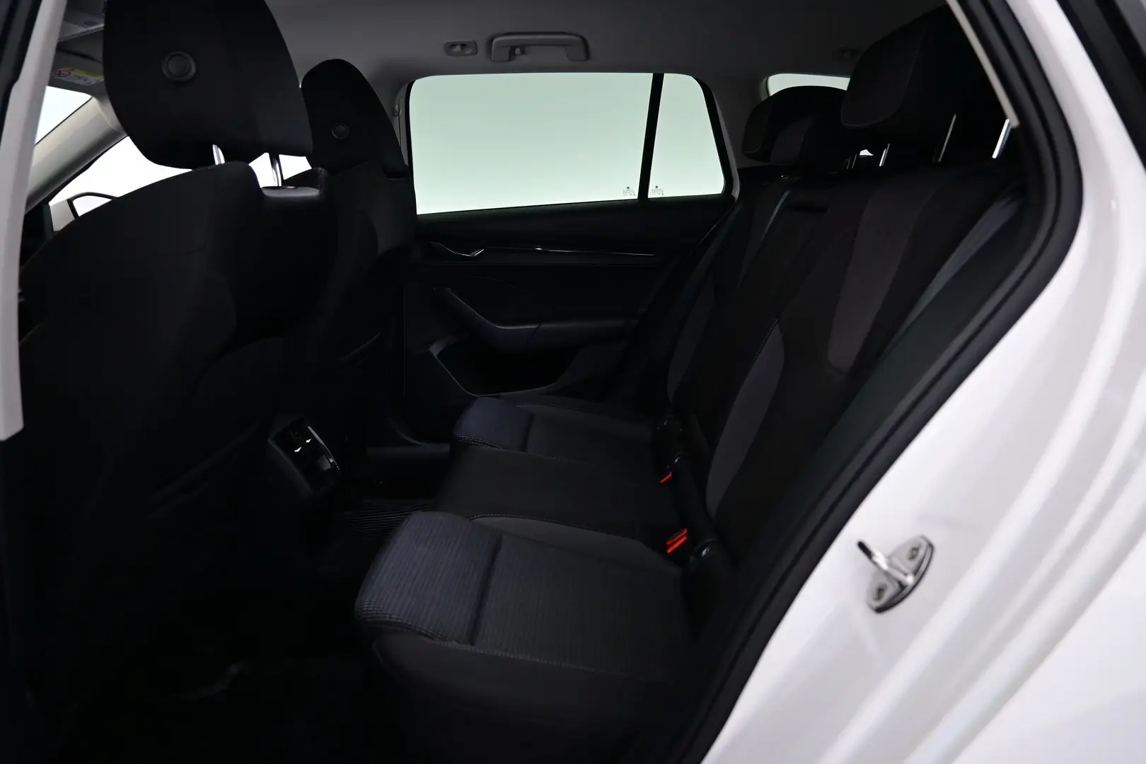 Car Image - 3uVMtxJLzb5wDMudNg5px9